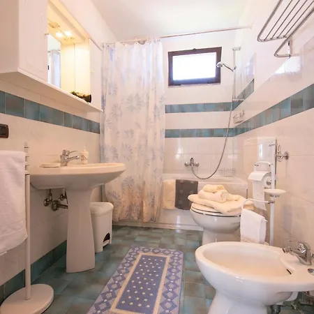 Willa Sleeps 6 Baveno