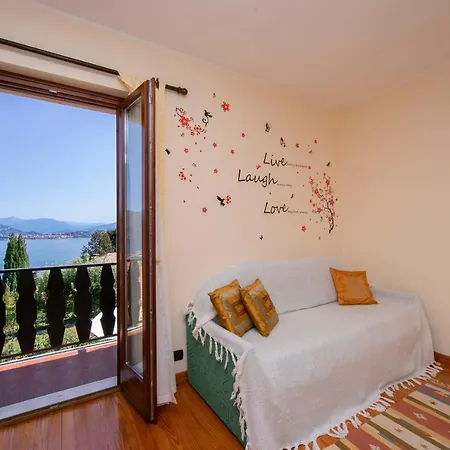 Sleeps 6 *
