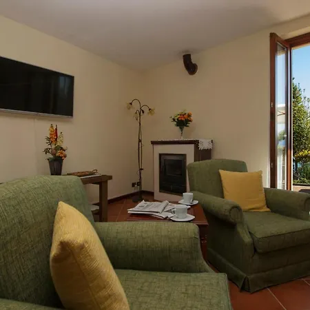 Willa Sleeps 6 Baveno